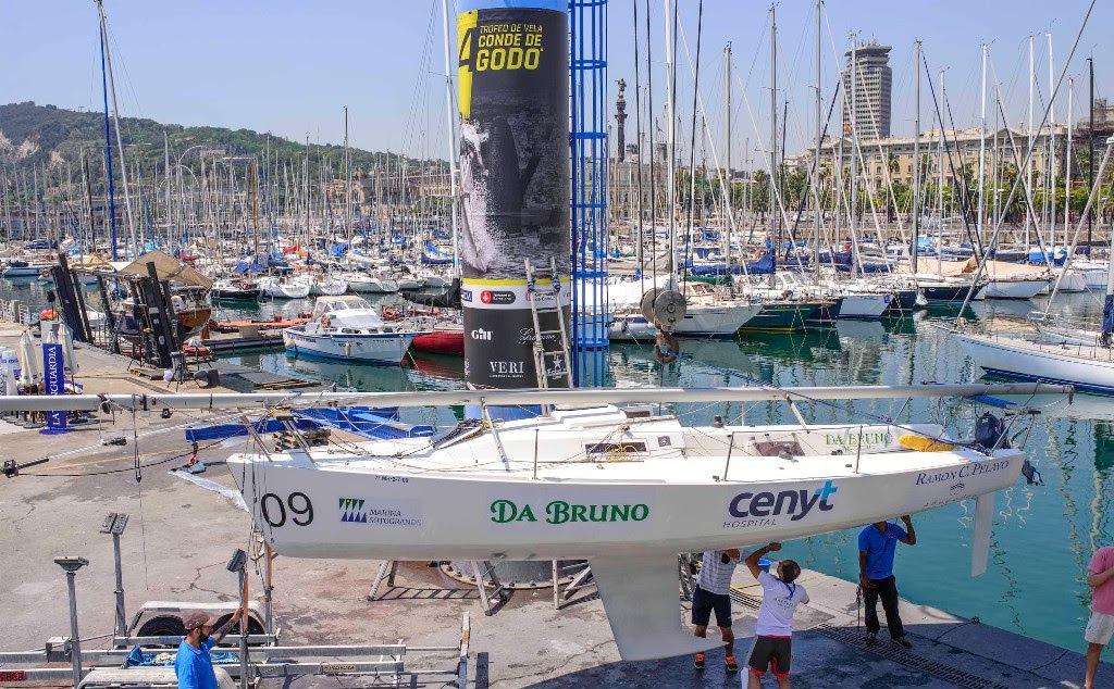 Boats getting ready at Real Club Náutico de Barcelona. - Conde de Godó Sailing Trophy ©  Oscar Torrades